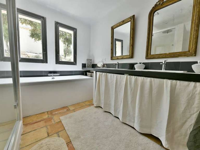 Maison Uzès - 5 chambres - 250m²