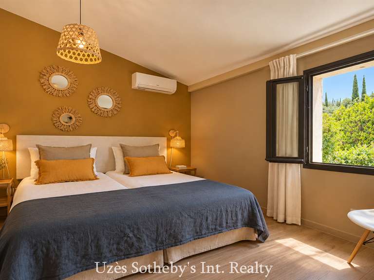 House Uzès - 7 bedrooms - 258m²
