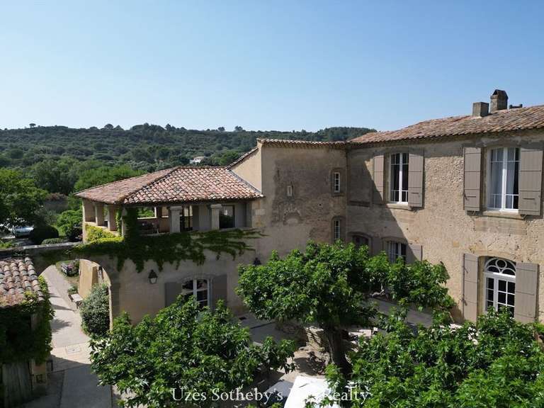 Propriété Uzès - 22 chambres - 2700m²