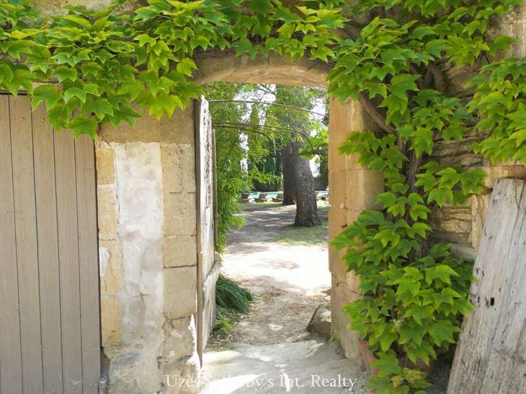 Propriété Uzès - 22 chambres - 2700m²
