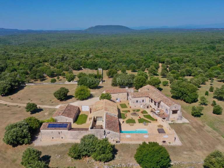 Propriété Uzès - 8 chambres - 900m²