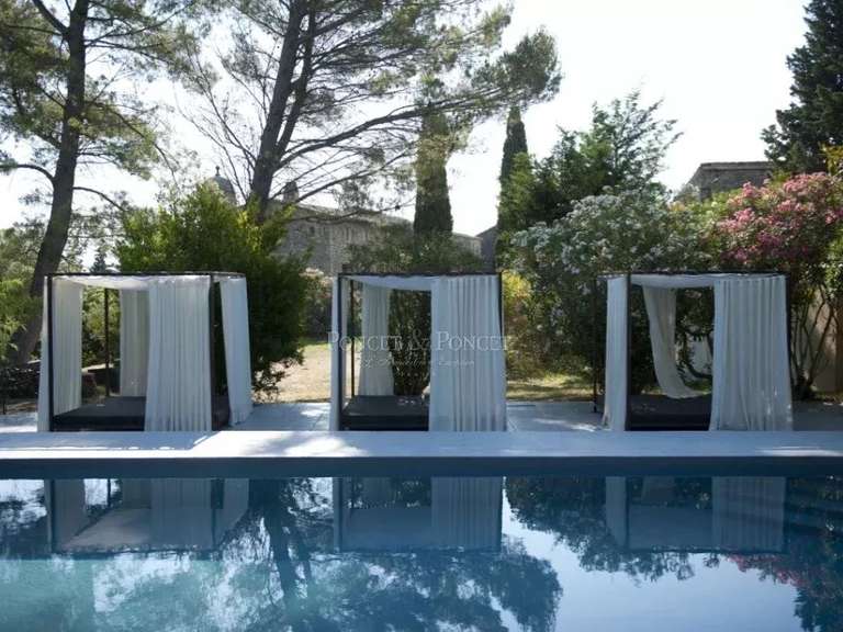 Propriété Uzès - 12 chambres - 1000m²