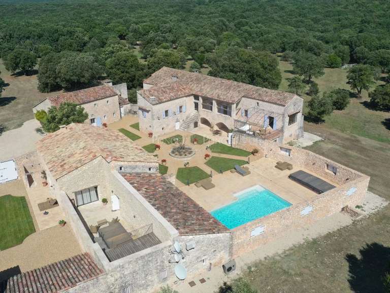 Propriété Uzès - 8 chambres - 900m²