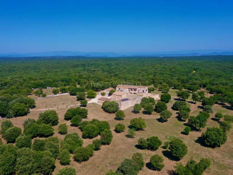 Propriété Uzès - 8 chambres - 900m²