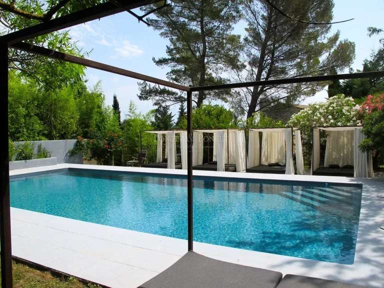 Propriété Uzès - 12 chambres - 1000m²