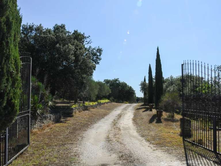Propriété Uzès - 8 chambres - 468m²