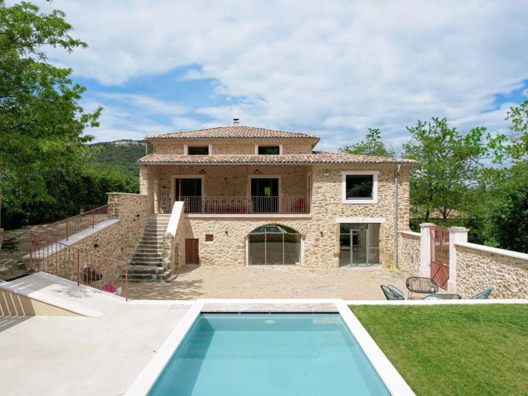 Propriété Uzès - 5 chambres - 302m²