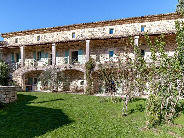 Propriété Uzès - 6 chambres - 527m²