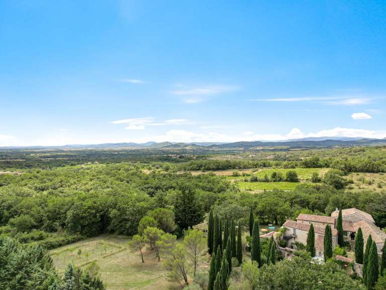 Propriété Uzès - 15 chambres - 767m²