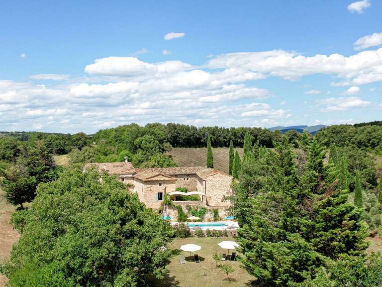 Propriété Uzès - 15 chambres - 767m²