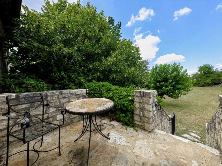 Propriété Uzès - 15 chambres - 767m²