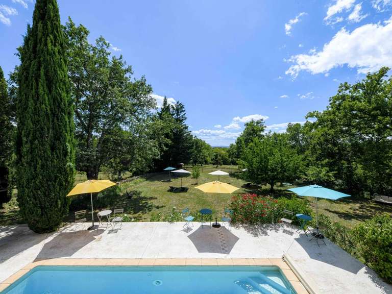 Propriété Uzès - 15 chambres - 767m²