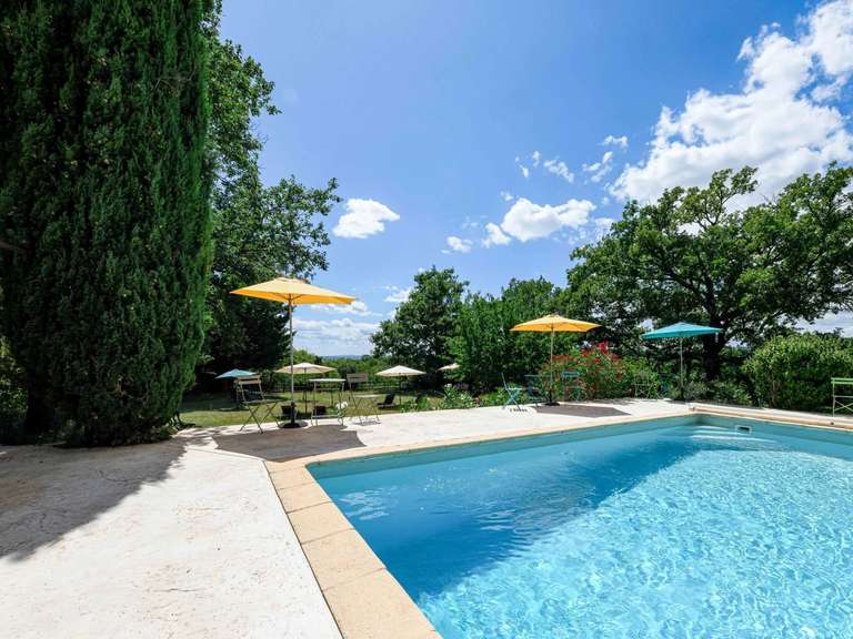 Propriété Uzès - 15 chambres - 767m²