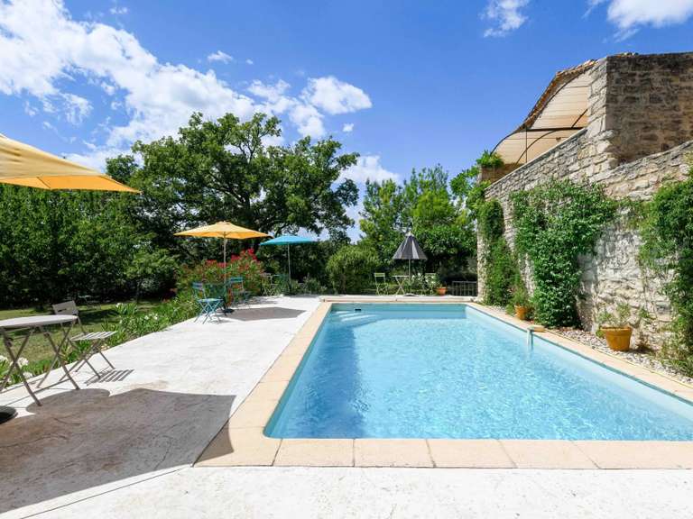 Propriété Uzès - 15 chambres - 767m²