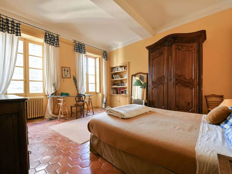 Propriété Uzès - 9 chambres - 996m²