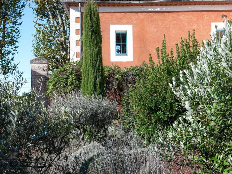 Propriété Uzès - 25 chambres - 1695m²