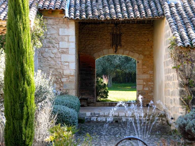 Propriété Uzès - 25 chambres - 1695m²