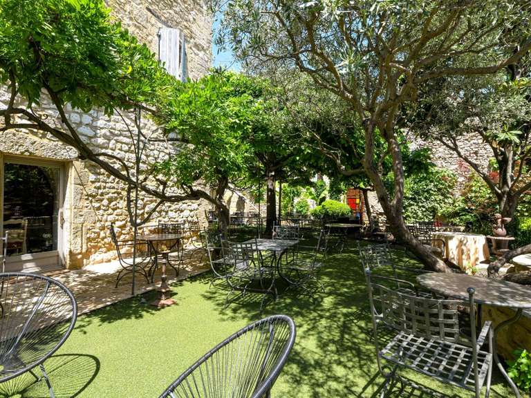 Propriété Uzès - 14 chambres - 922m²