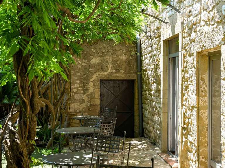 Propriété Uzès - 14 chambres - 922m²