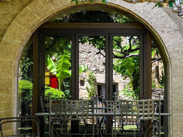 Propriété Uzès - 14 chambres - 922m²