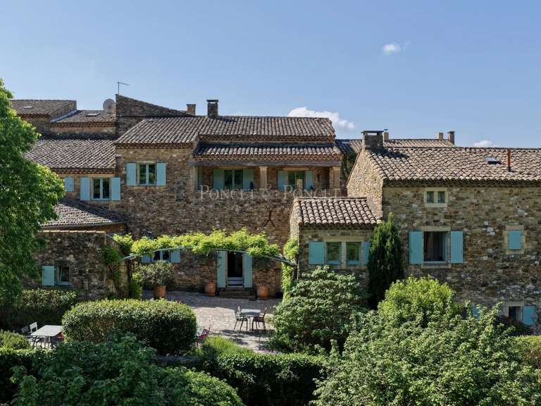Propriété Uzès - 13 chambres - 900m²