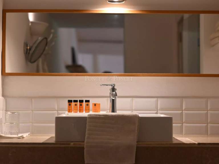 Propriété Uzès - 13 chambres - 900m²