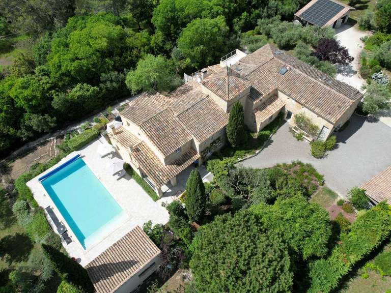 Propriété Uzès - 9 chambres - 562m²