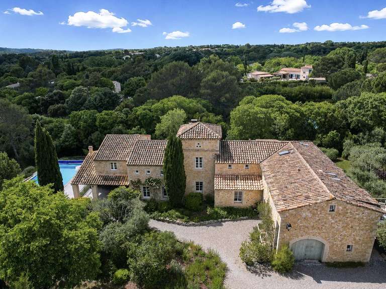 Propriété Uzès - 9 chambres - 562m²