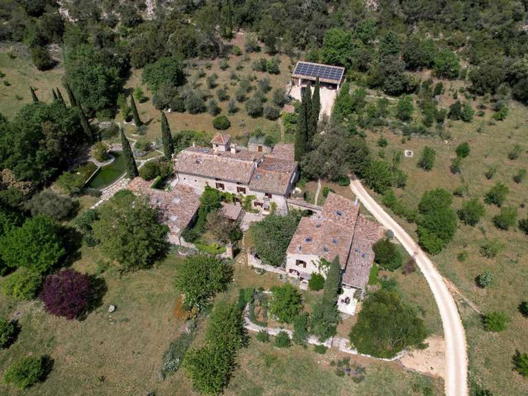 Propriété Uzès - 6 chambres - 820m²