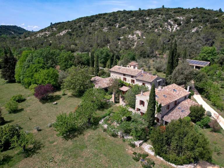 Propriété Uzès - 6 chambres - 820m²