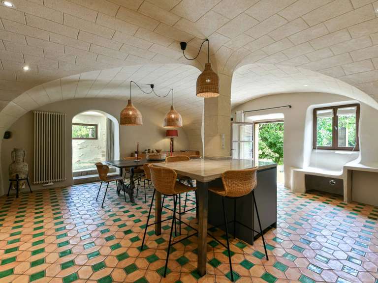 Propriété Uzès - 6 chambres - 820m²