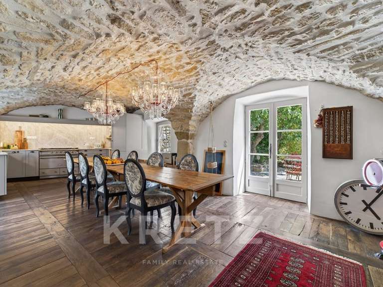 Propriété Uzès - 10 chambres - 1070m²