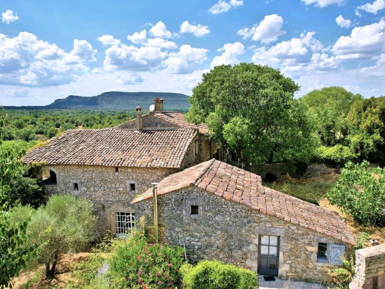 Propriété Uzès - 7 chambres - 358m²