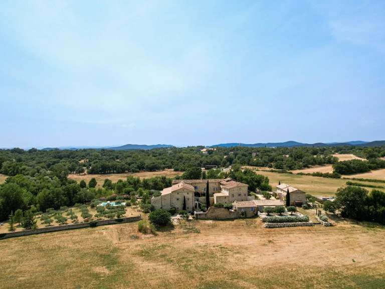 Propriété Uzès - 18 chambres - 1104m²