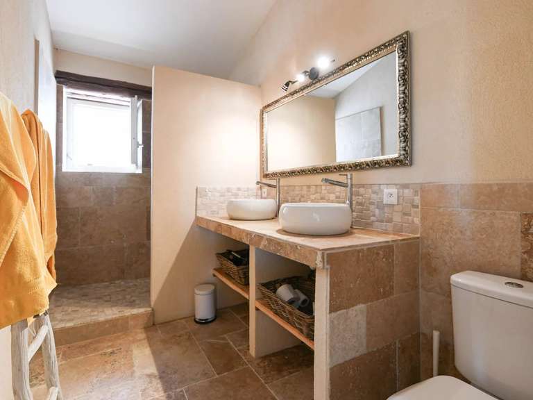 Propriété Uzès - 18 chambres - 1104m²