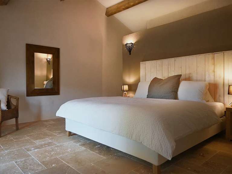 Propriété Uzès - 18 chambres - 1104m²