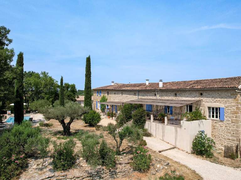 Propriété Uzès - 18 chambres - 1104m²