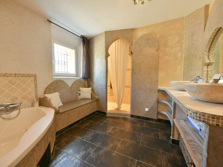 Propriété Uzès - 3 chambres - 233m²