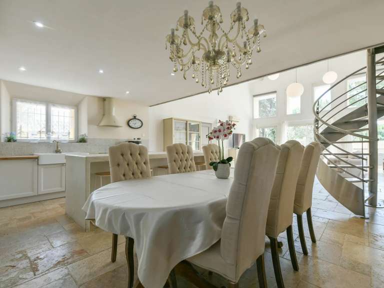 Propriété Uzès - 3 chambres - 233m²