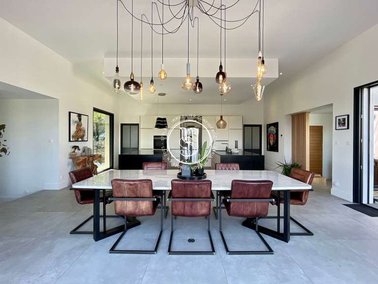 Villa Uzès - 4 bedrooms - 302m²