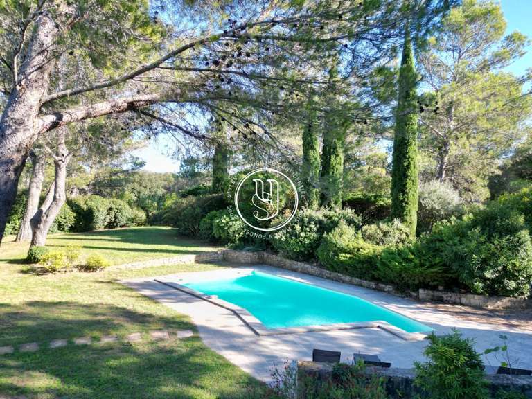 Villa Uzès - 4 bedrooms - 243m²