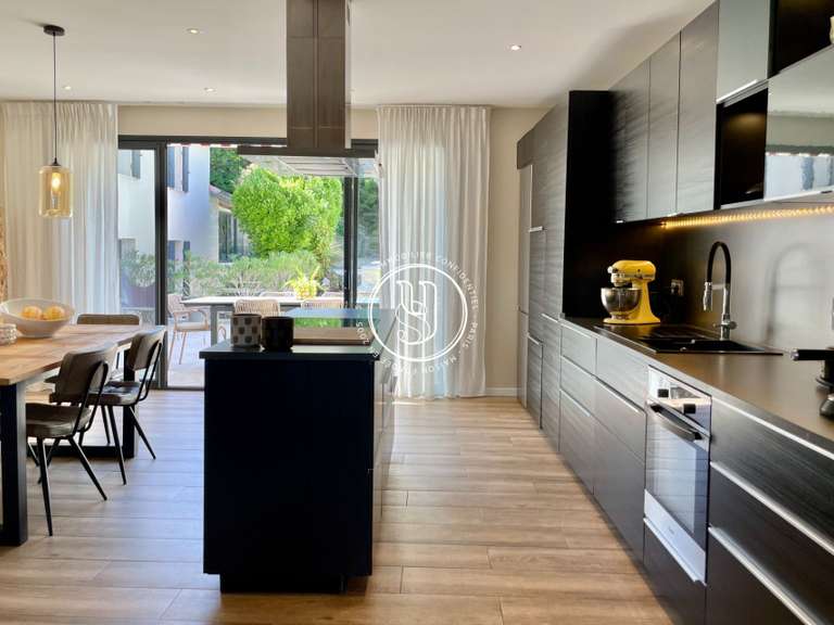 Villa Uzès - 7 chambres - 242m²