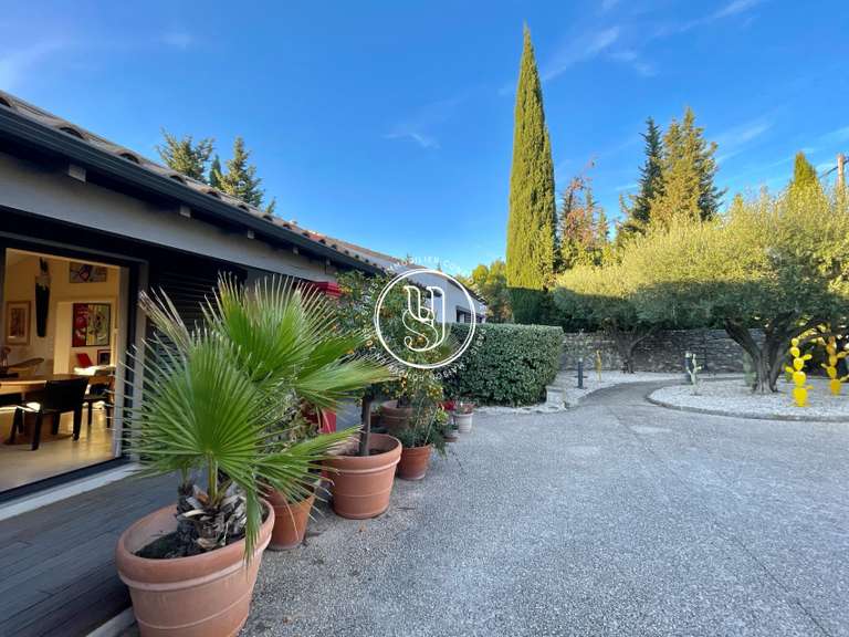 Villa Uzès - 4 bedrooms - 185m²