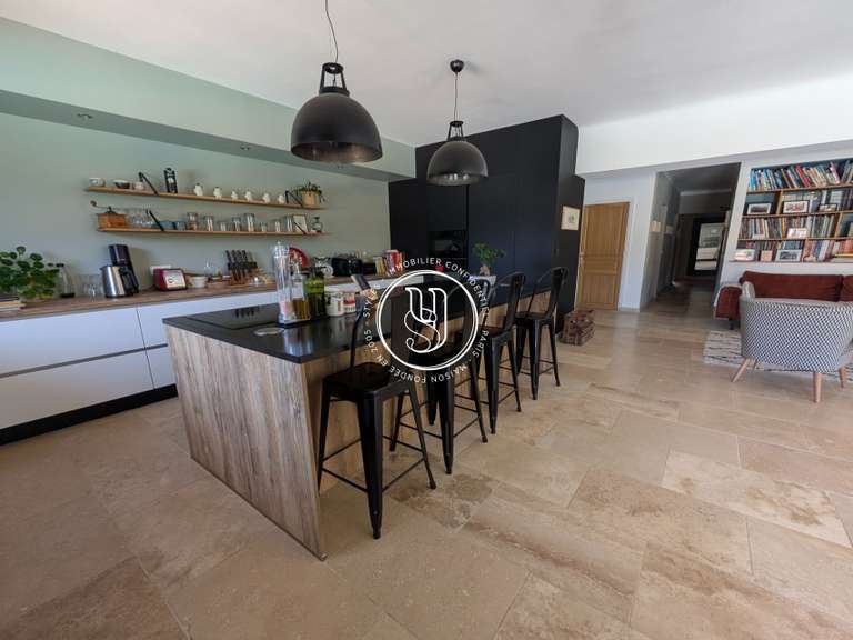 Villa Uzès - 8 chambres - 354m²