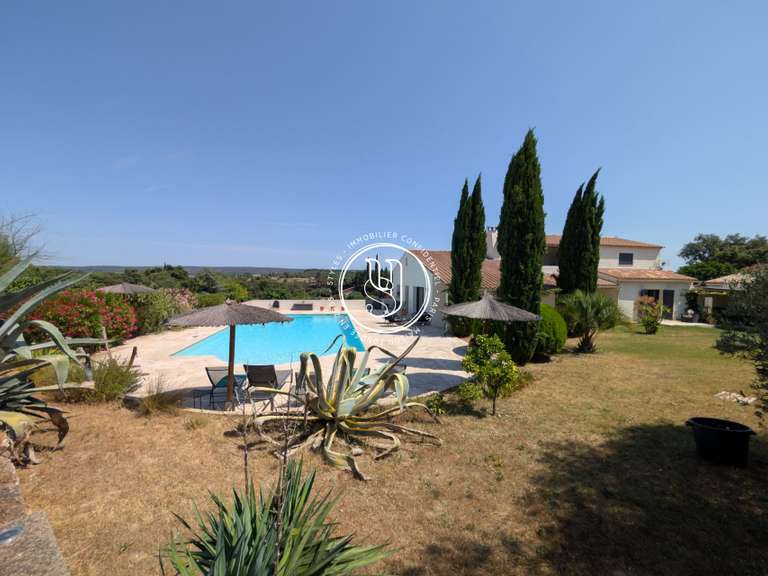 Villa Uzès - 8 chambres - 354m²