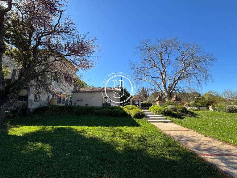 Villa Uzès - 16 chambres - 675m²