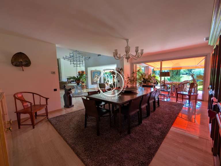 Villa Uzès - 5 chambres - 303m²