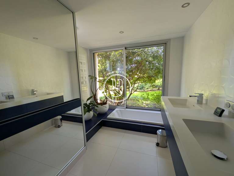 Villa Uzès - 5 chambres - 303m²