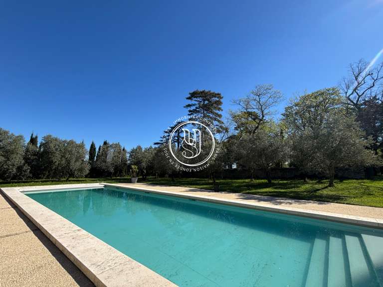 Villa Uzès - 16 chambres - 675m²