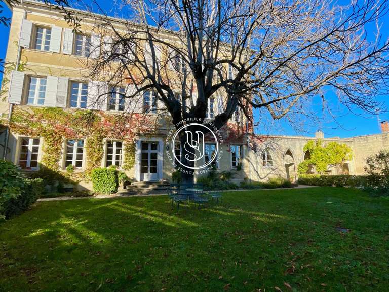 Villa Uzès - 9 chambres - 650m²